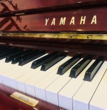PIANO  YAMAHA U2C ( ảnh thực tế )
